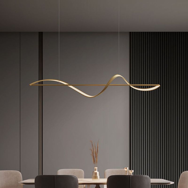 LunaGlow – Elegante Lampadario Circolare in Metallo