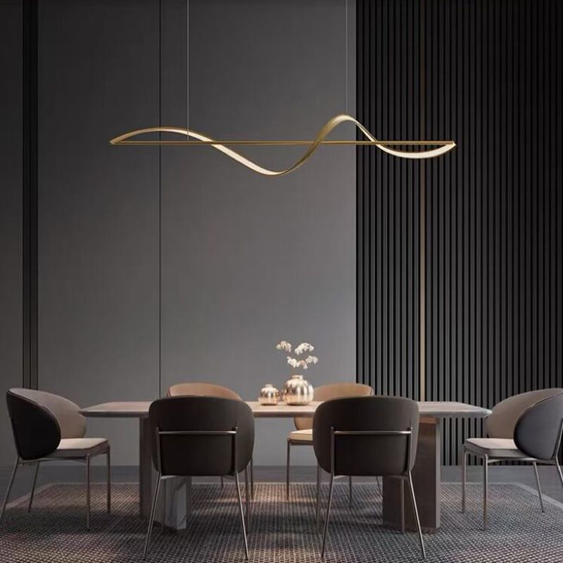 LunaGlow – Elegante Lampadario Circolare in Metallo