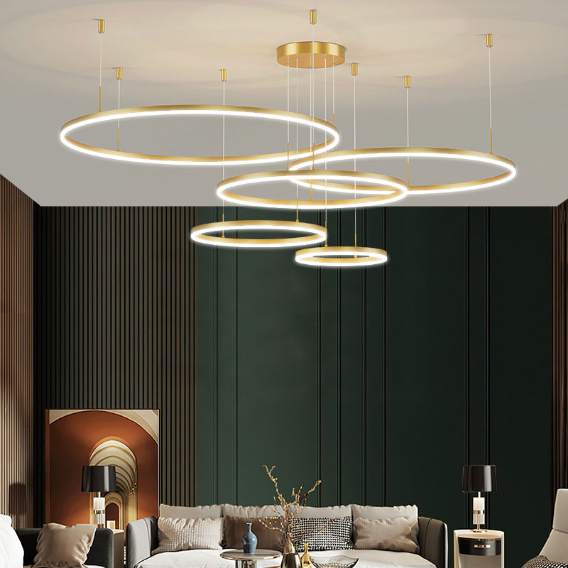 LunaGlow – Elegante Lampadario Circolare in Metallo