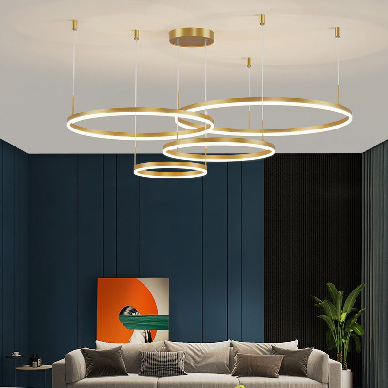 LunaGlow – Elegante Lampadario Circolare in Metallo