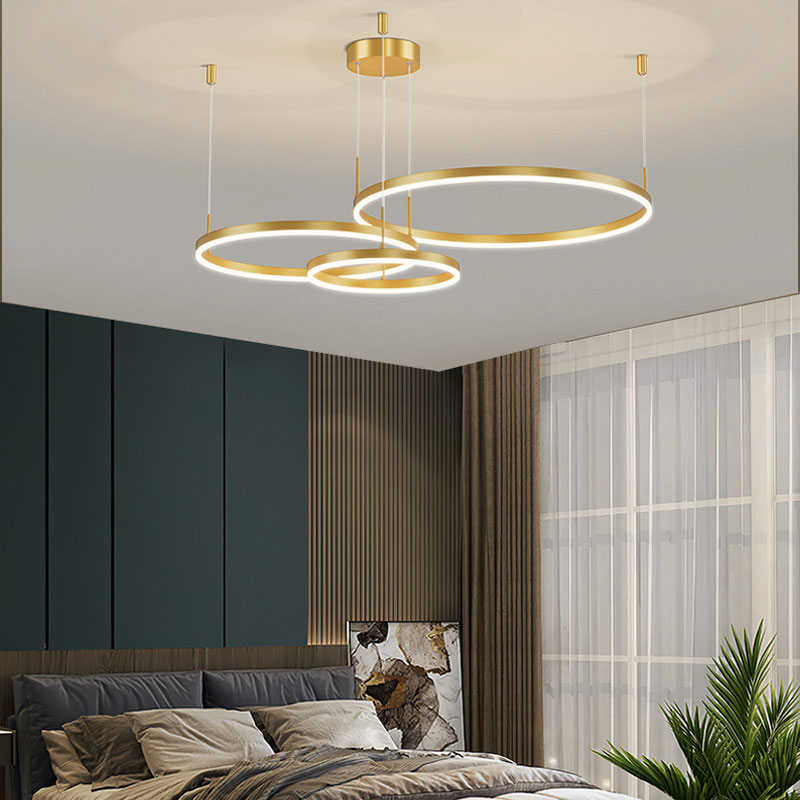 LunaGlow – Elegante Lampadario Circolare in Metallo