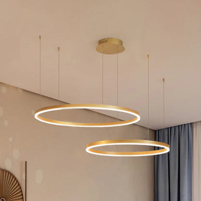 LunaGlow – Elegante Lampadario Circolare in Metallo