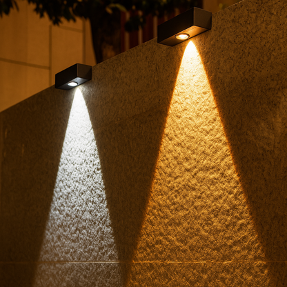 Aurion | Waterdichte LED Buitenlamp op Zonne-energie met Dimbare Warm- en Witlichtmodus