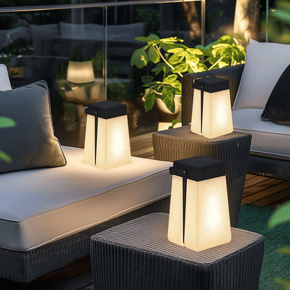 SAVANNIA | Lampada Solare da Esterno – Lampada da Giardino LED in Stile Scandinavo – Resistente alle Intemperie – Alluminio Nero Opaco – Design Nordico