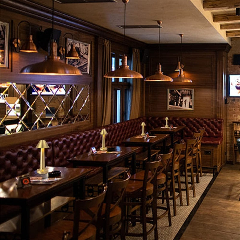 LightElegance - Nowoczesna lampa stołowa o stylowym designie