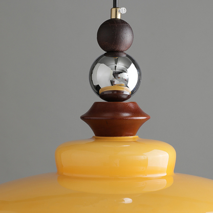 CASTELLA Lampa wisząca – średniowieczny design z beżowym szklanym kloszem i drewnianymi akcentami