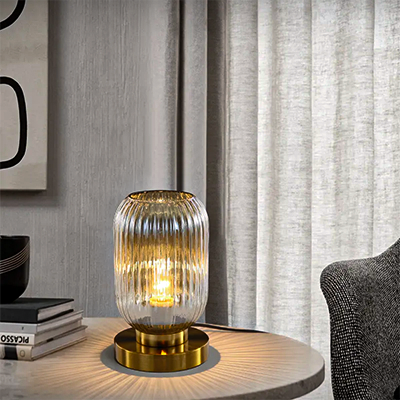 Lampada da tavolo in vetro