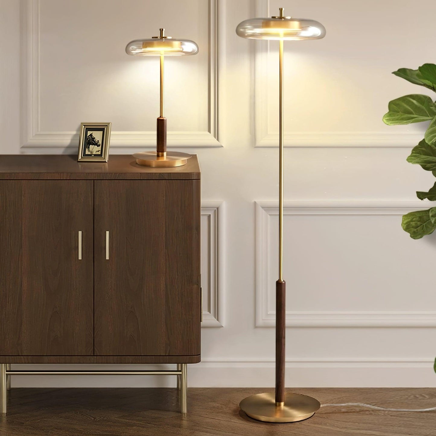 Rayvora | Lampada da Tavolo Elegante e Moderna