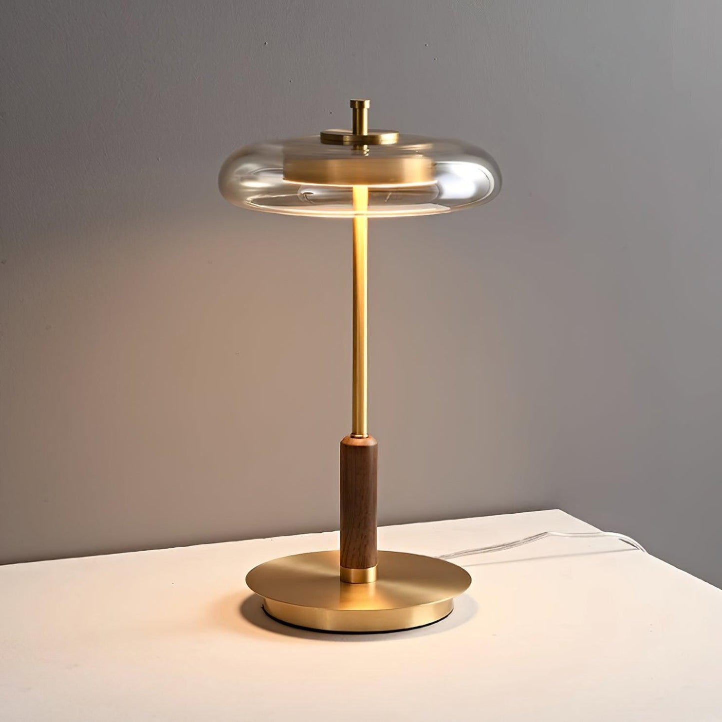 Rayvora | Lampada da Tavolo Elegante e Moderna