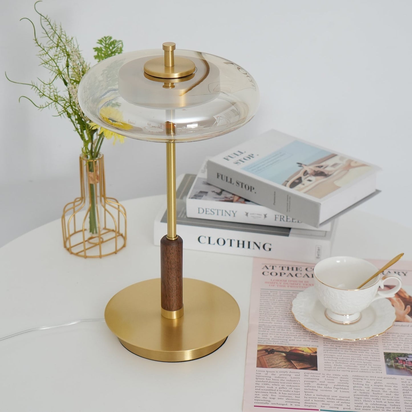 Rayvora | Lampada da Tavolo Elegante e Moderna