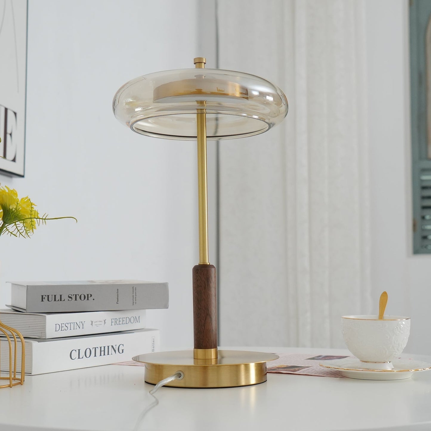 Rayvora | Lampada da Tavolo Elegante e Moderna