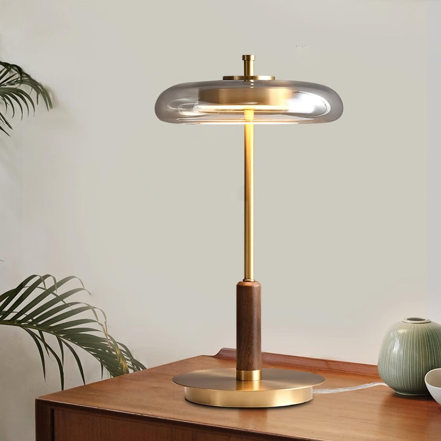 Rayvora | Lampada da Tavolo Elegante e Moderna