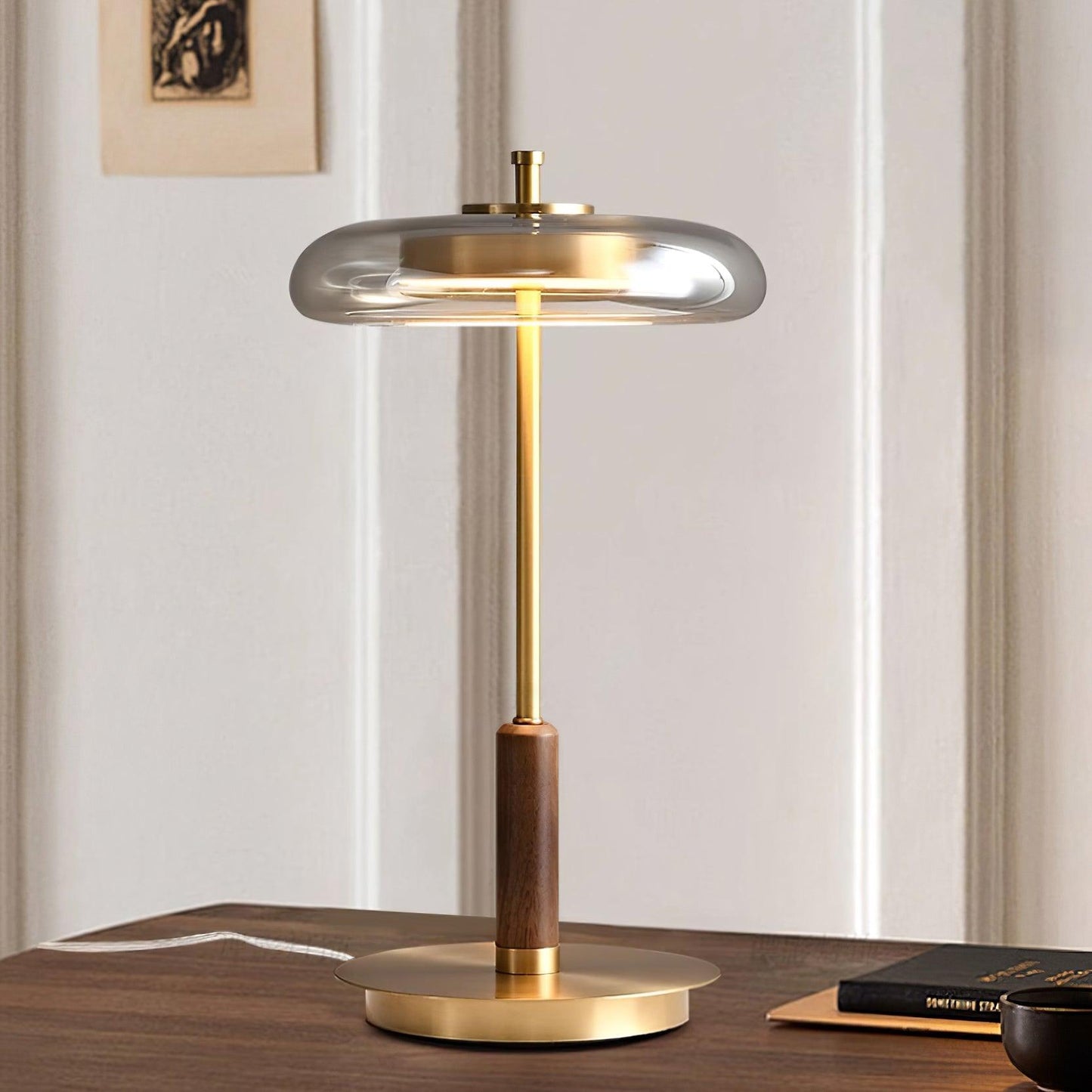 Rayvora | Lampada da Tavolo Elegante e Moderna