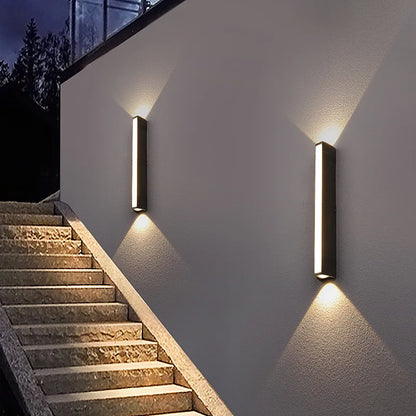 Lunor | Lampada da esterno impermeabile IP65 con lunga striscia LED