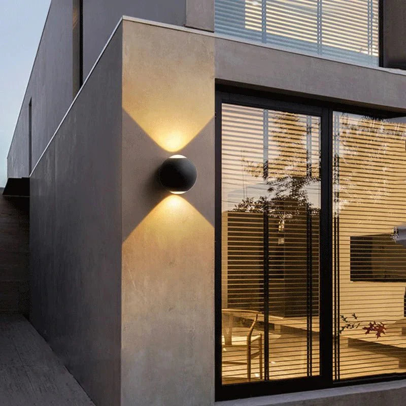 Ballora | Lampada da parete in alluminio