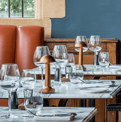 LightElegance - Nowoczesna lampa stołowa o stylowym designie